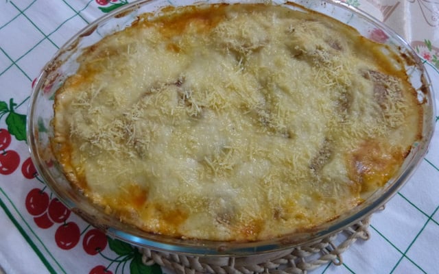 Carne moída ao molho bechamel