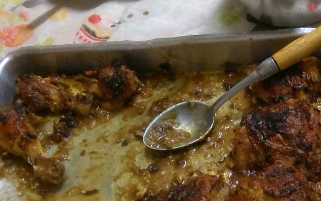 Frango assado com creme de cebola e maionese