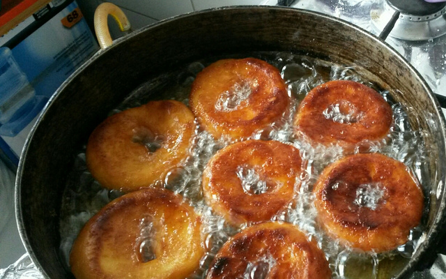 Bolinho de queijo frito