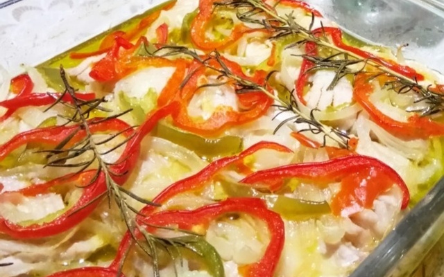 Filé de peixe à portuguesa