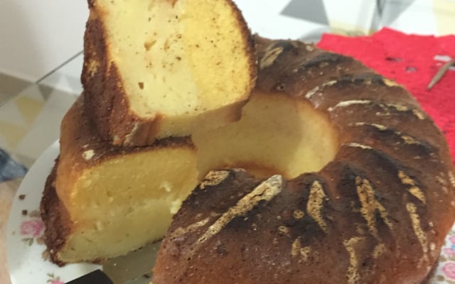 Bolo de fubá cremoso