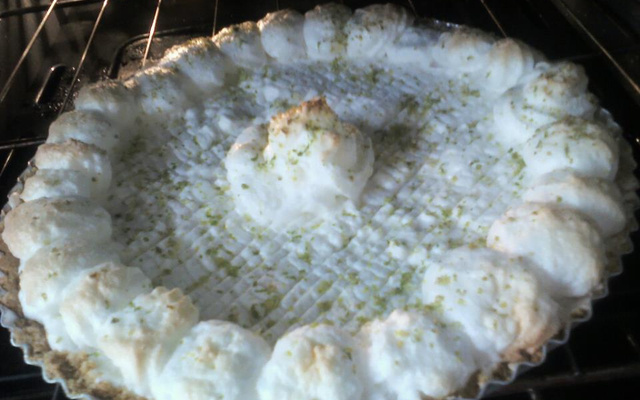 Torta de limão com suspiro