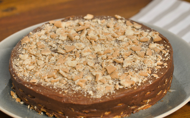 Torta de palha italiana com creme de avelã