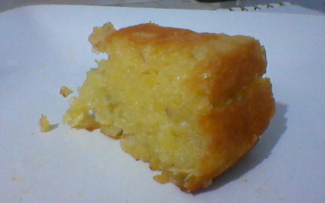 Bolo de mandioca (macaxeira)