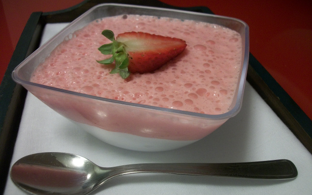 Maria-mole com creme de morango