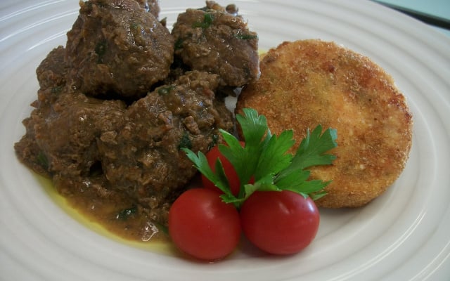 Cubinhos de carne ao vinho