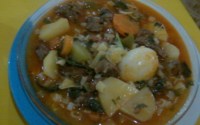 Sopa de macarrão com legumes simples