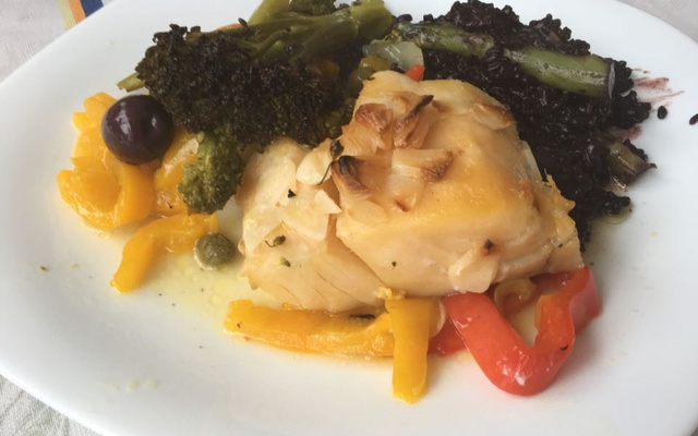 Bacalhau de forno ao alho e brócolis