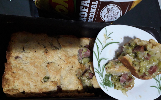 Torta salgada de farofa pronta
