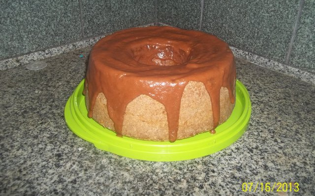 Bolo de fubá especial com erva-doce goiabada e coco