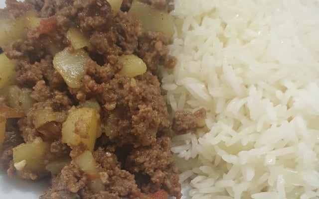 Carne moída com batata
