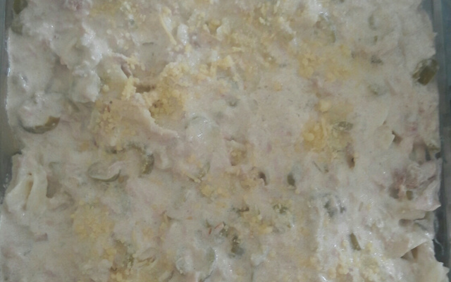 Macarrão ao molho de atum com creme de leite