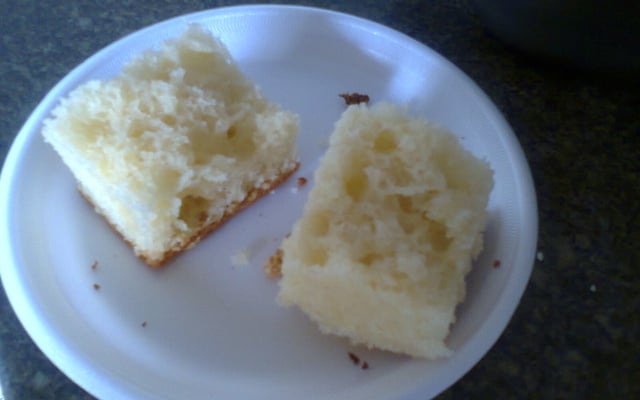 Bolo coco-queijo fofinho