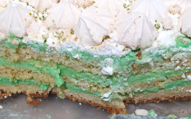 Bolo de limão com suspiro
