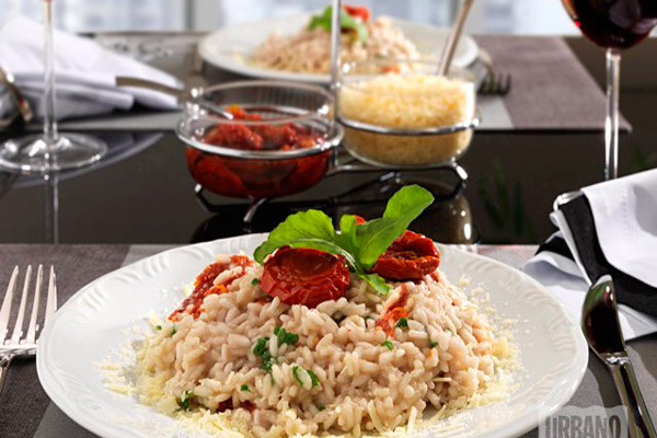Risoto Urbano de tomate seco com rúcula