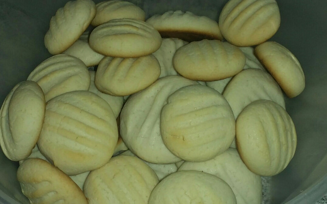 Biscoito de maisena com leite condensado