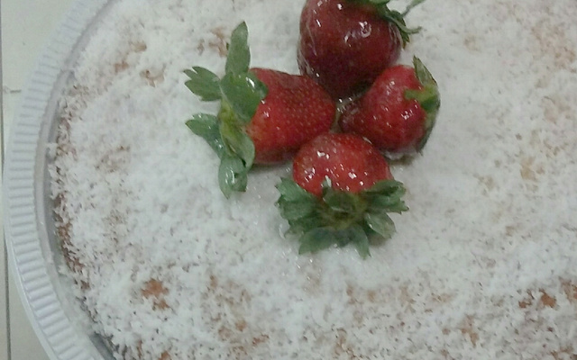 Bolo molhado de coco