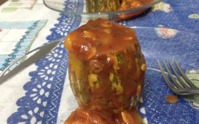 Abobrinha recheada com carne moída