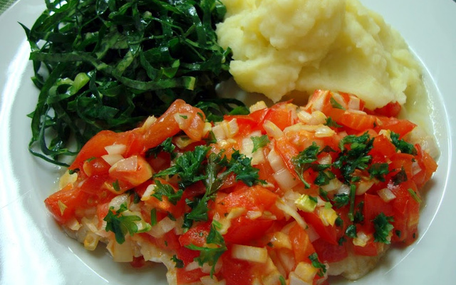 Filé de peixe assado