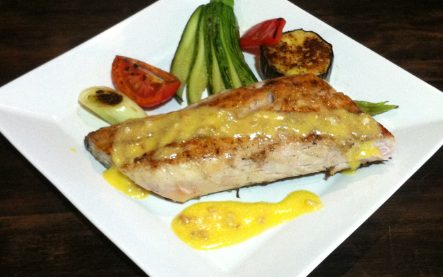 Filé de robalo ao molho de pinhão - por chef Luiz Barbosa