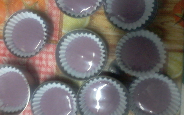 Cupcakes de farinha de uva com recheio e cobertura de ganache de vinho tinto