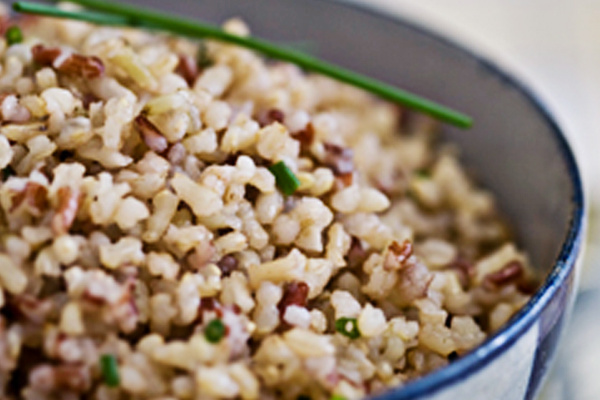 Arroz integral com cebolinha