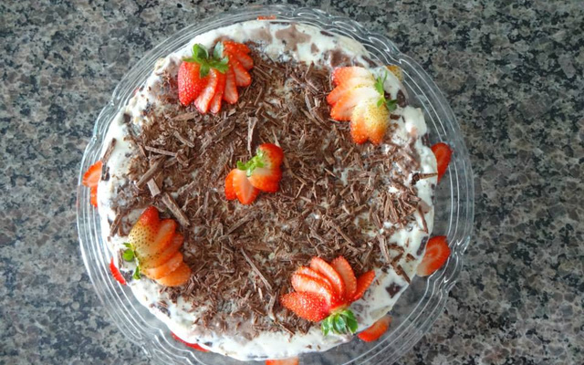 Torta de sorvete com Bis e brigadeiro