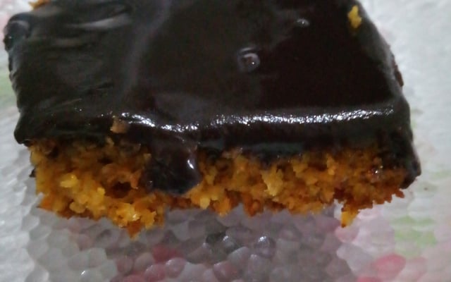 Bolo de cenoura com farelo de aveia