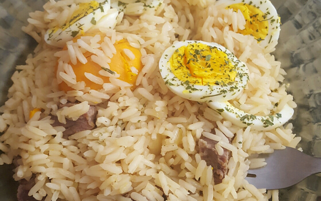 Arroz com pequi e carne de sol