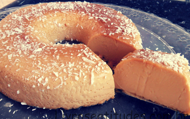 Pudim de doce de leite de panela