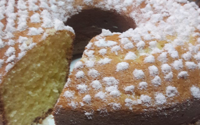 Pão-de-ló de fubá Sanclair