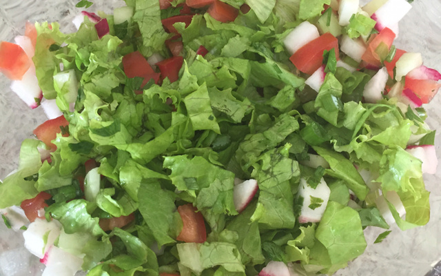 Salada árabe - fatoush