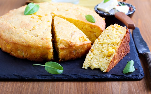 Bolo flocão de milho na air fryer