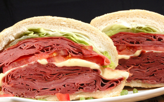 Sanduíche de mortadela rápido e diferente