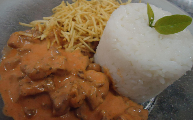 Estrogonofe de carne prático