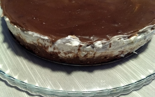 Torta cremosa de abacaxi com coco