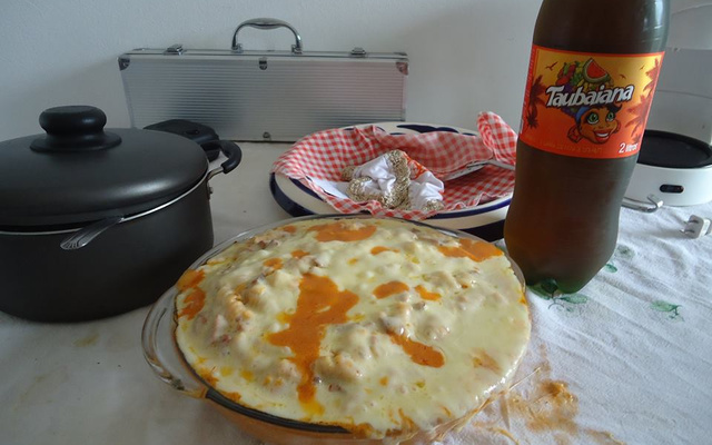 Macarrão de panela de pressão com calabresa e bacon