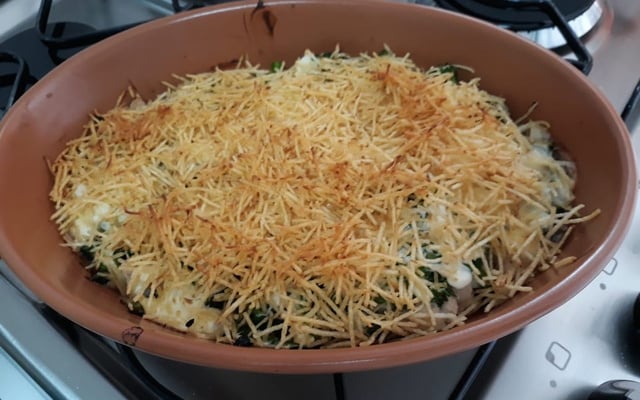 Frango com brócolis e requeijão