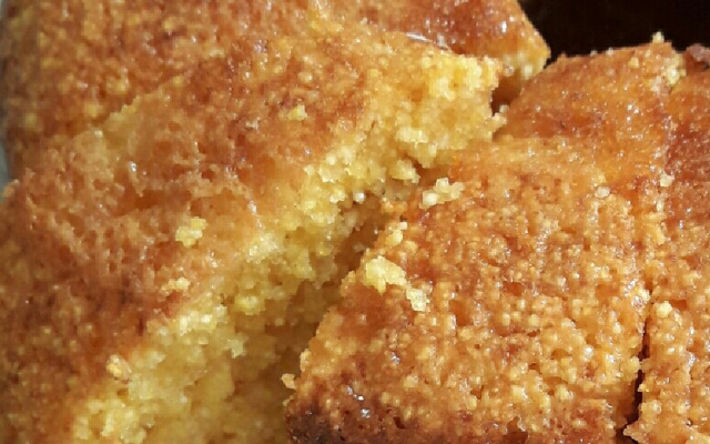 Bolo de milharina simples e fácil