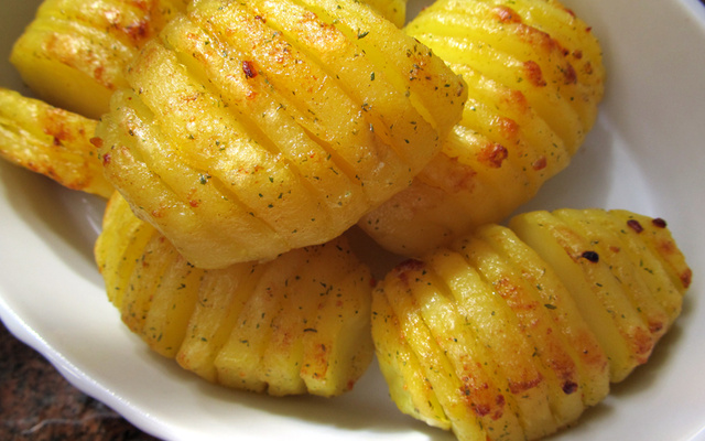 Batatas hasselback