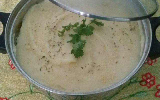 Escondidinho de batata com carne seca