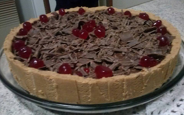 Torta mousse de maracujá com chocolate