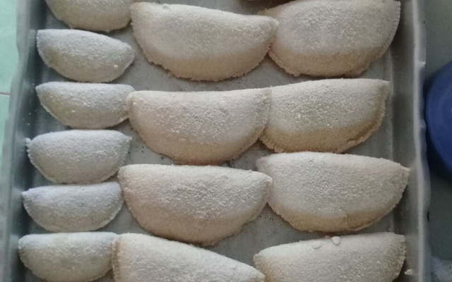 Risole sem leite  ou enroladinho de salsicha