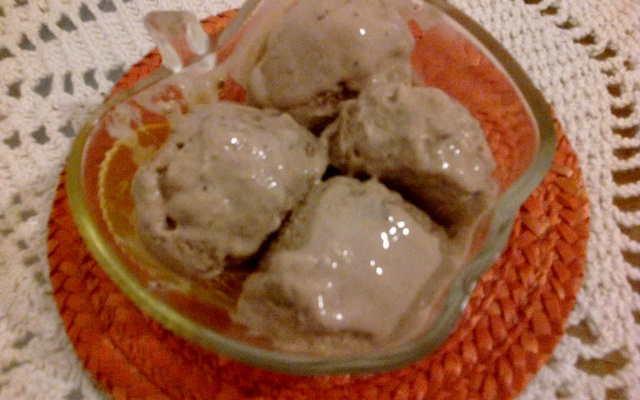 Sorvete cremoso de chocolate