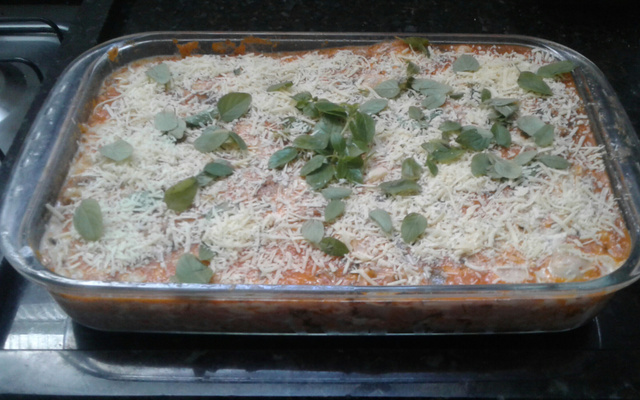 Lasanha à bolonhesa marinada no leite 