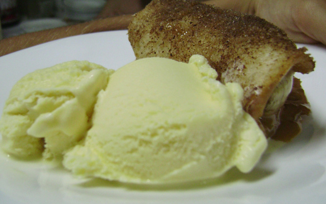 Rolinhos de banana com doce de leite