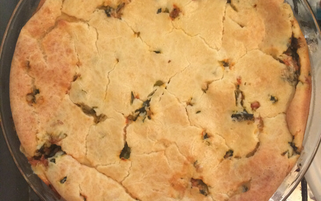 Torta de escarola com atum