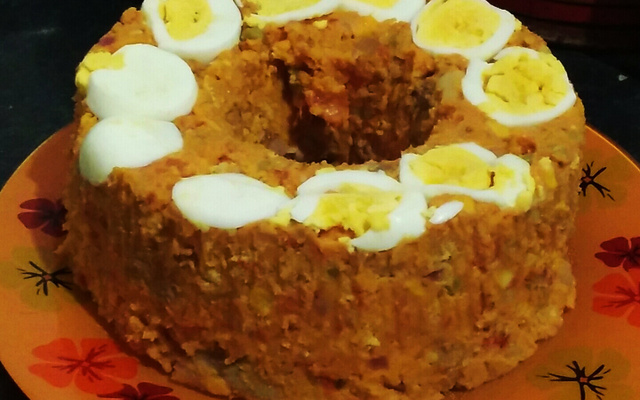 Cuscuz com biscoito tipo nachos