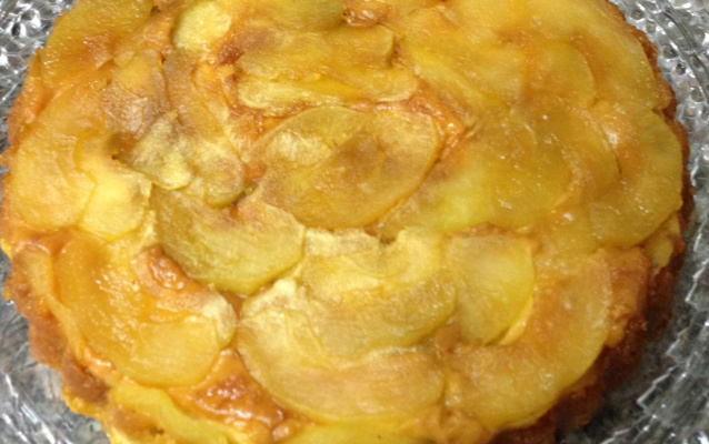 Torta invertida de banana ou maçã