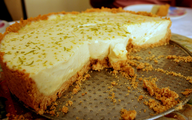Torta de limão com biscoito Maria